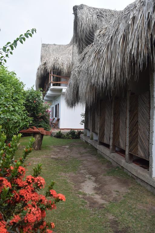 Palomino Breeze Hostal Exterior photo