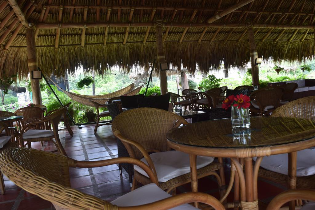 Palomino Breeze Hostal Exterior photo