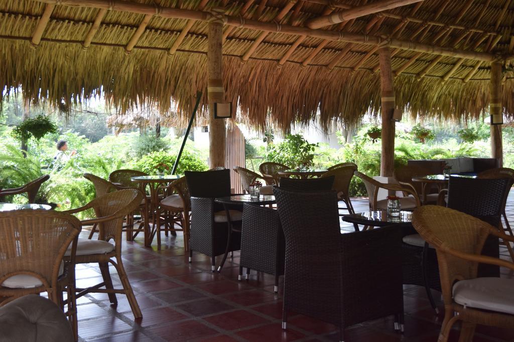 Palomino Breeze Hostal Exterior photo